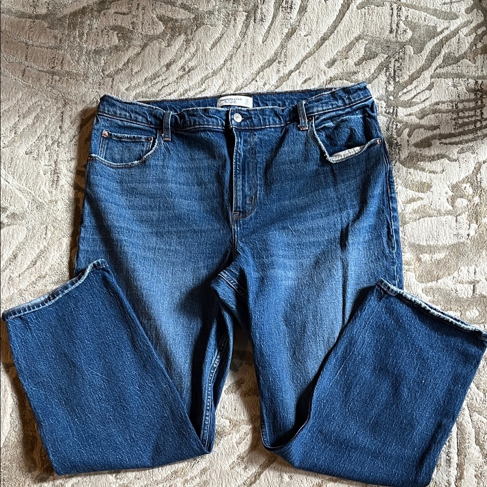 Abercrombie & Fitch Ultra High Rise Jeans
